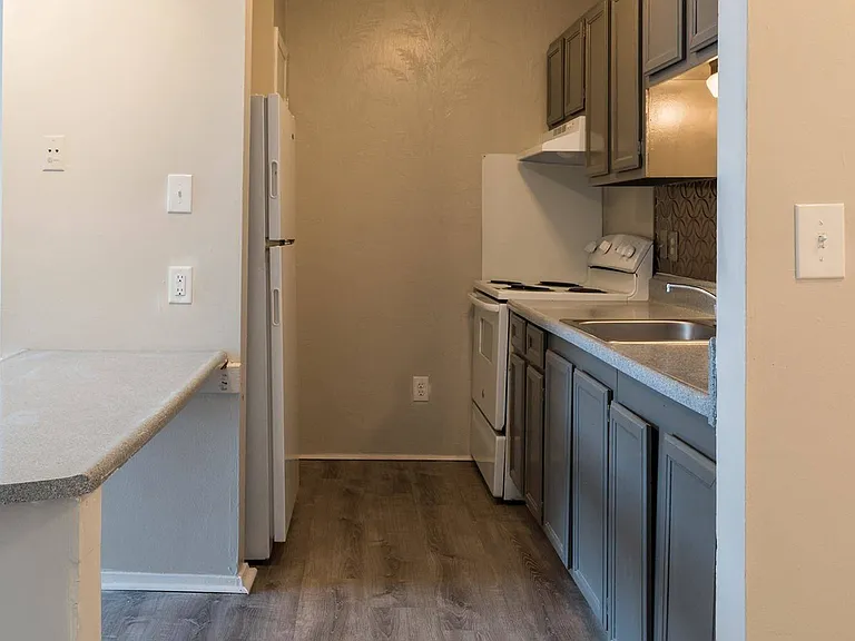Twin Oaks Apartments — Photo 37