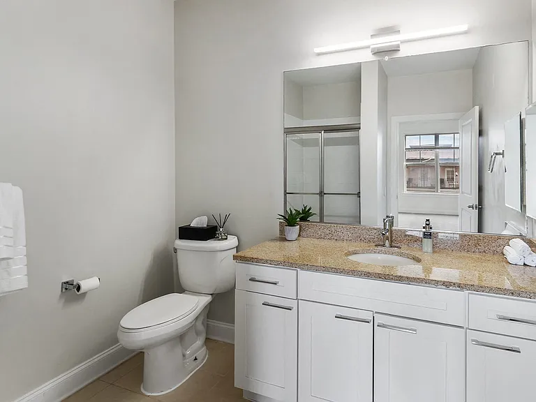 Park Square Apartments — Photo 22
