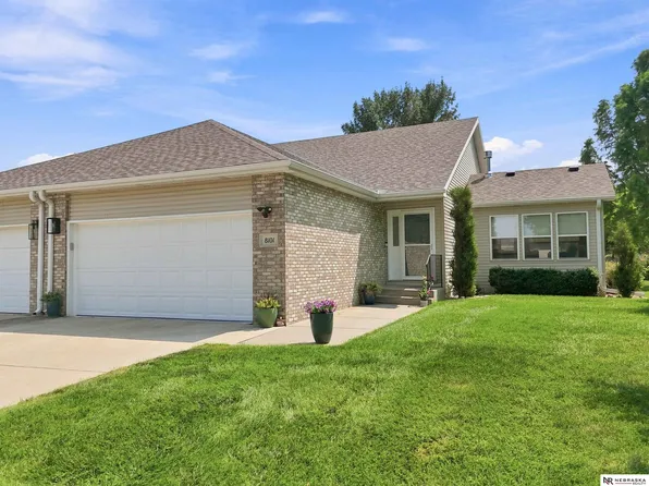 8101 Cheney Ridge Rd, Lincoln, NE 68516