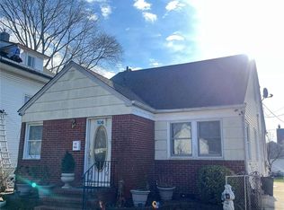 106 Oak Ave, Hempstead, NY
