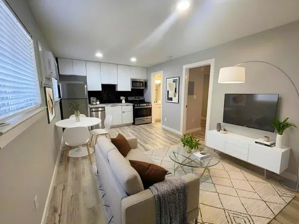 610 1/2 W 30th St #201, Austin, TX 78705