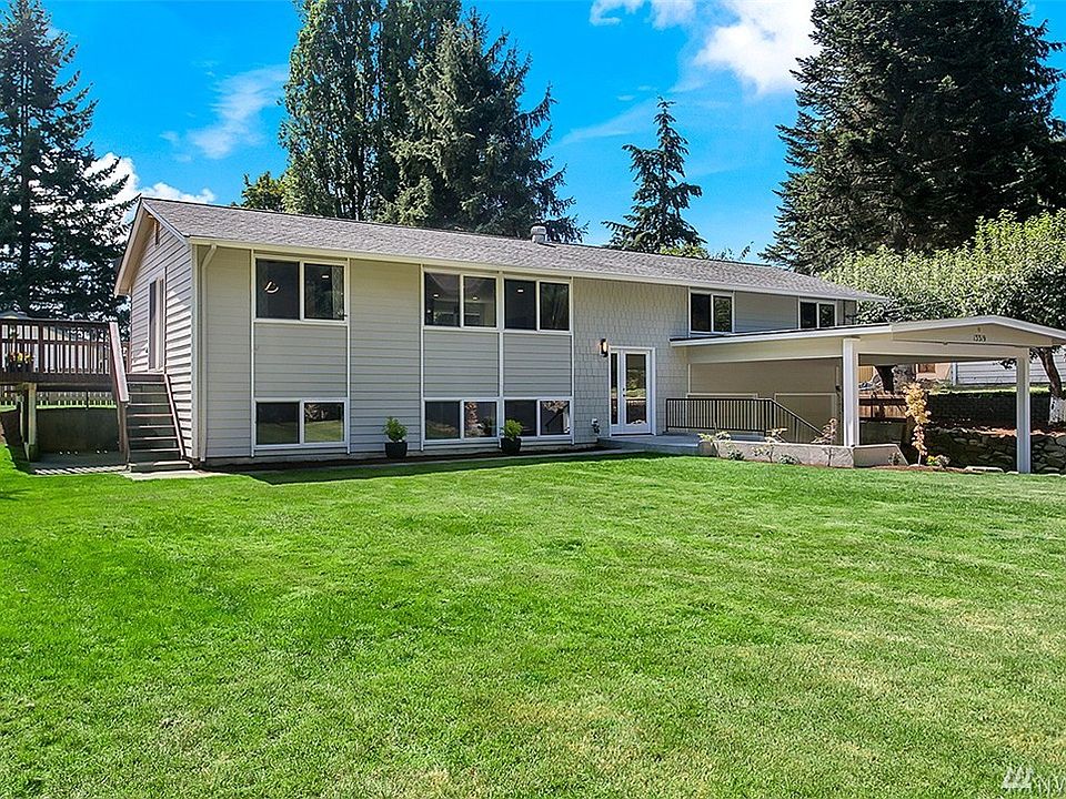 2nd image of 13319 NE 108th St