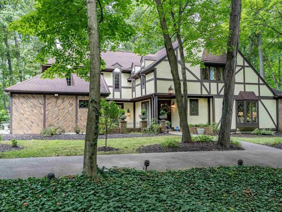704 Oaktree Ct, Fort Wayne, IN 46845