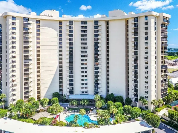 2450 Presidential Way #1405, West Palm Beach, FL 33401