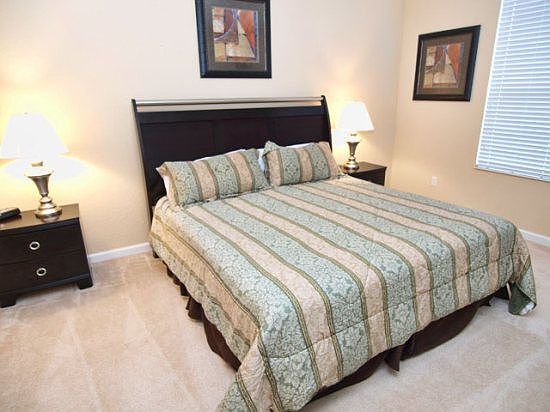 VC2C5036-105-King-Master-Bedroom