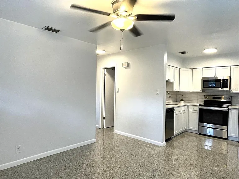 902 S Bruce St #B — Photo 14