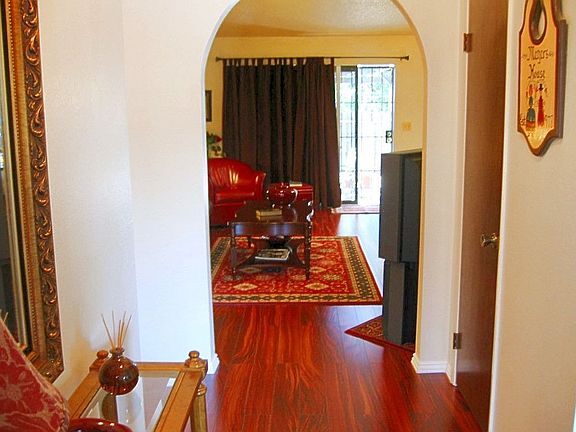 5th image of 733 Marigold Dr