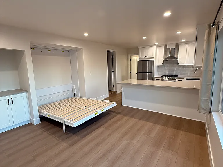 416 Monterey Ln #C — Photo 8