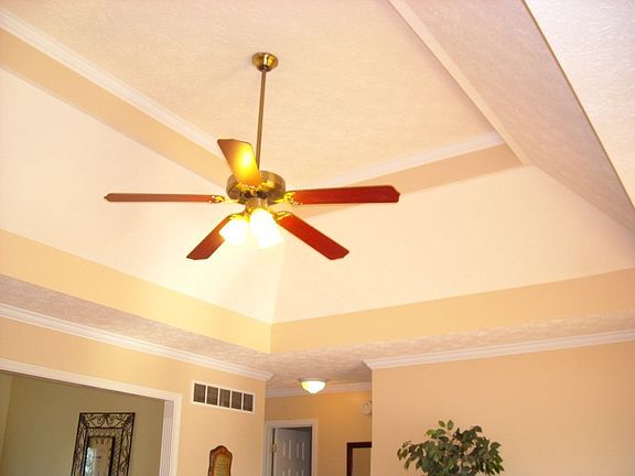 4th image of 1208 Evergreen Way