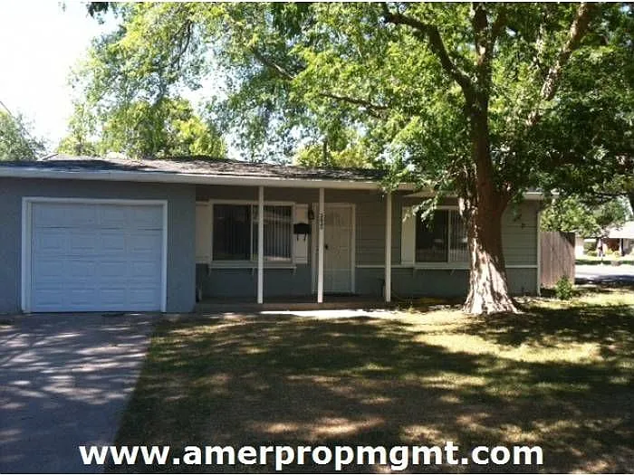 3635 Alberta Ave photo 1
