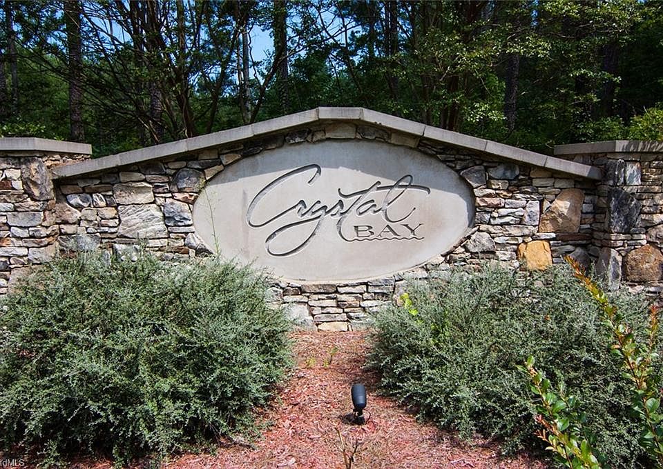 1st image of 250 Cove Wood Dr