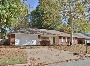 1101 N Cardinal Dr, Rogers, AR 72756