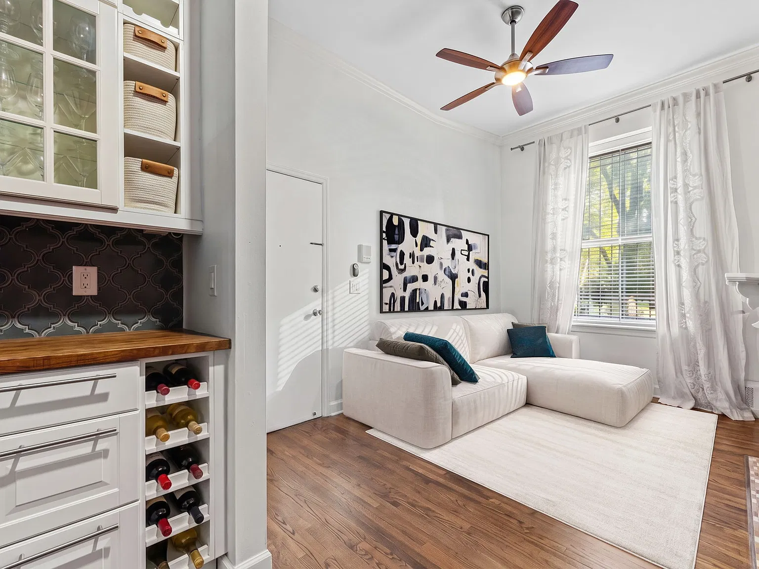 1 bed, 610 sqft, $3,100 — Photo 3