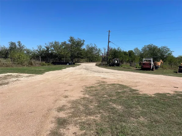 12212 Ballerstedt Rd, Elgin, TX 78621
