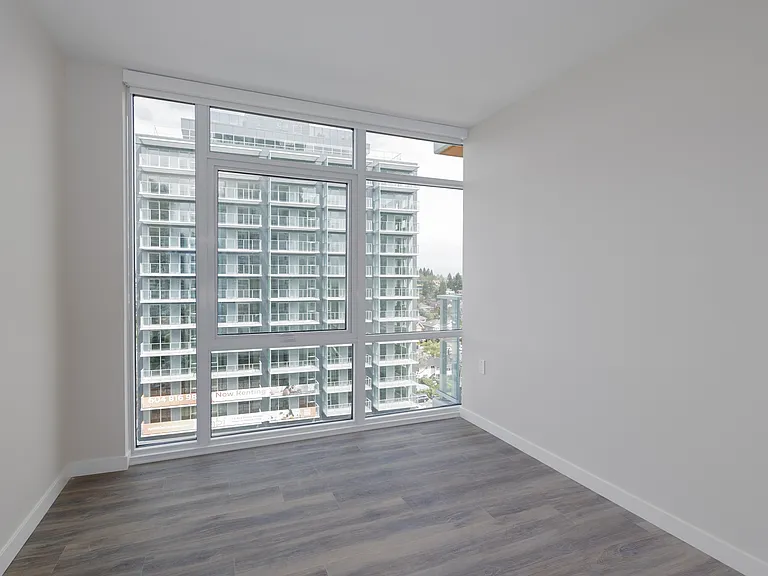 492 W 41st Ave — Photo 7