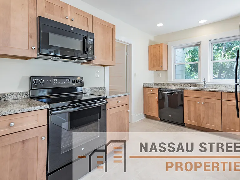 75 S Harrison St — Photo 11