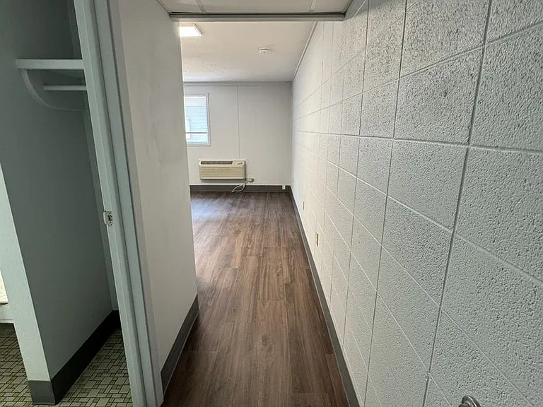 104 S Main St — Photo 13