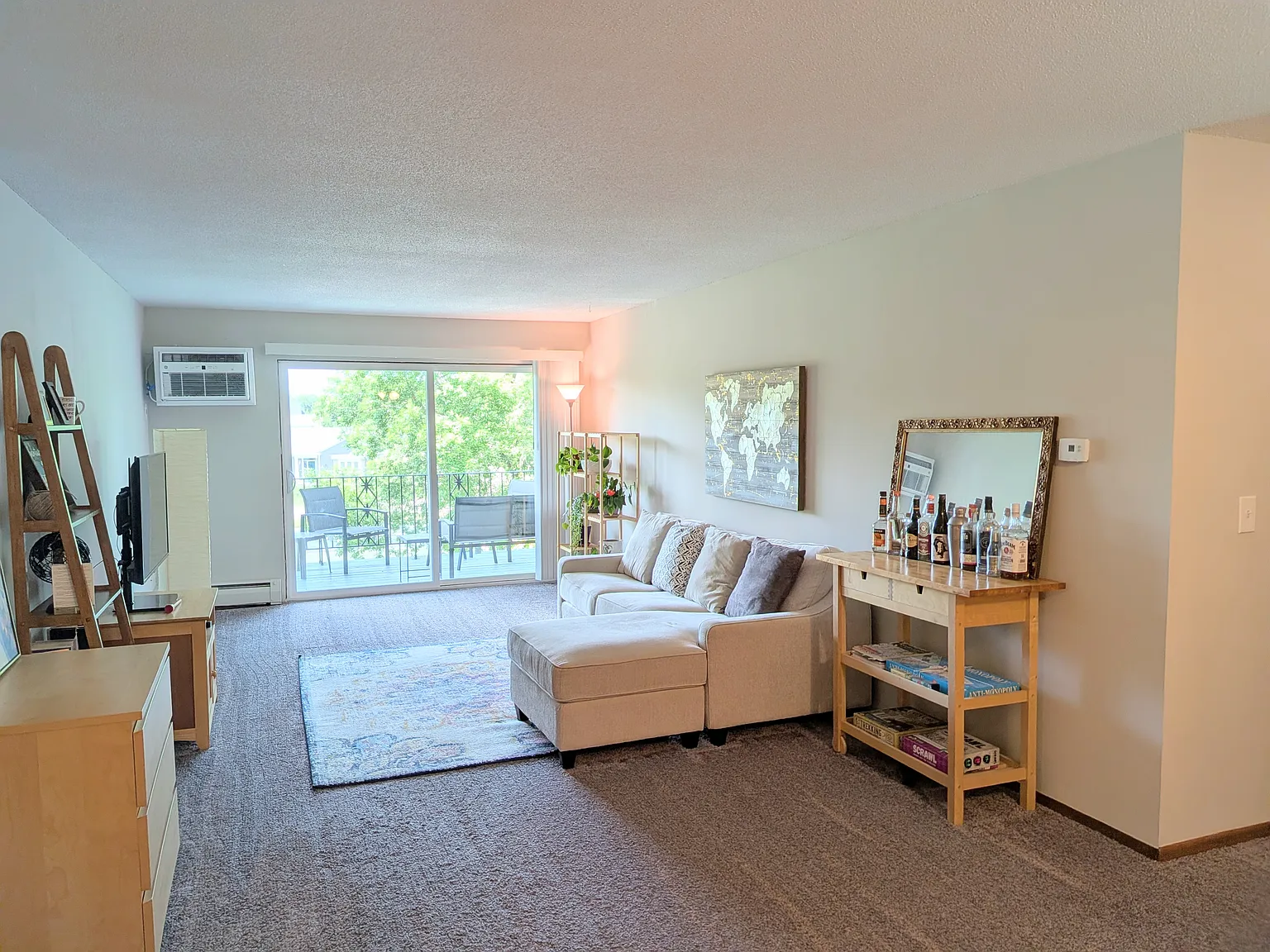 2 bed, 1.5 bath, 1050 sqft, $1,600 — Photo 1