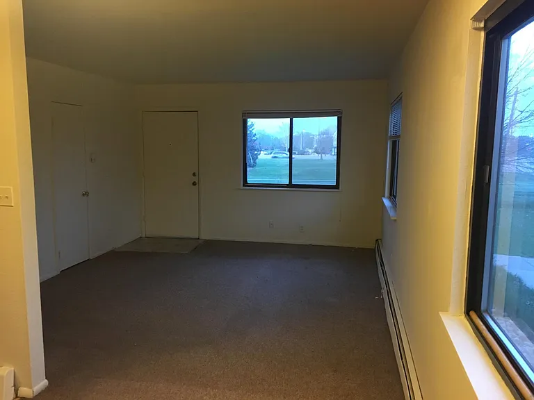 11671 W Katherine Ave — Photo 5