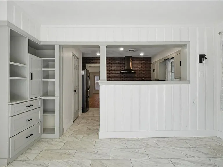 1011 Walnut St — Photo 8
