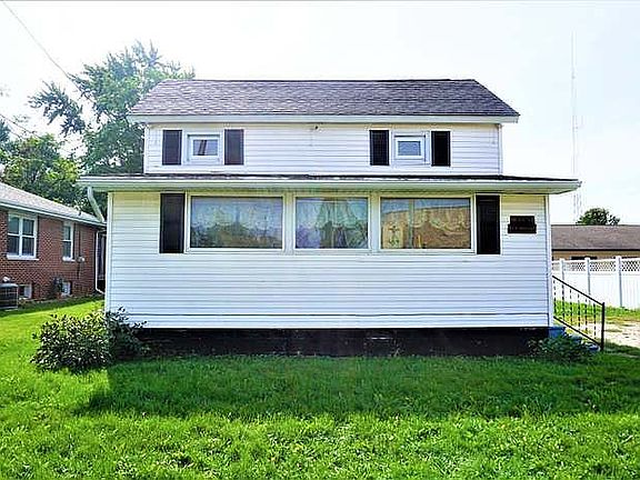 2nd image of 211 E 8th St