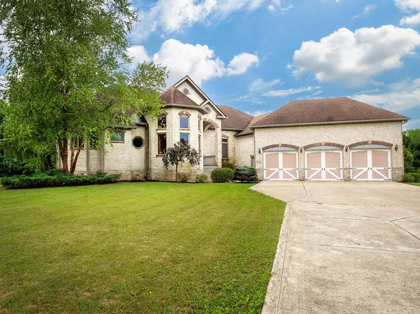10165 Sanctuary Dr, Brownsburg, IN 46112