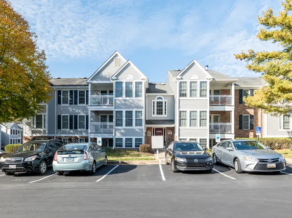 1329 Greenbriar Cir #8, Pikesville, MD 21208