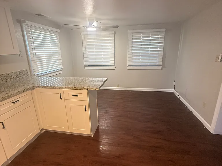 21400 N Ray Rd — Photo 2