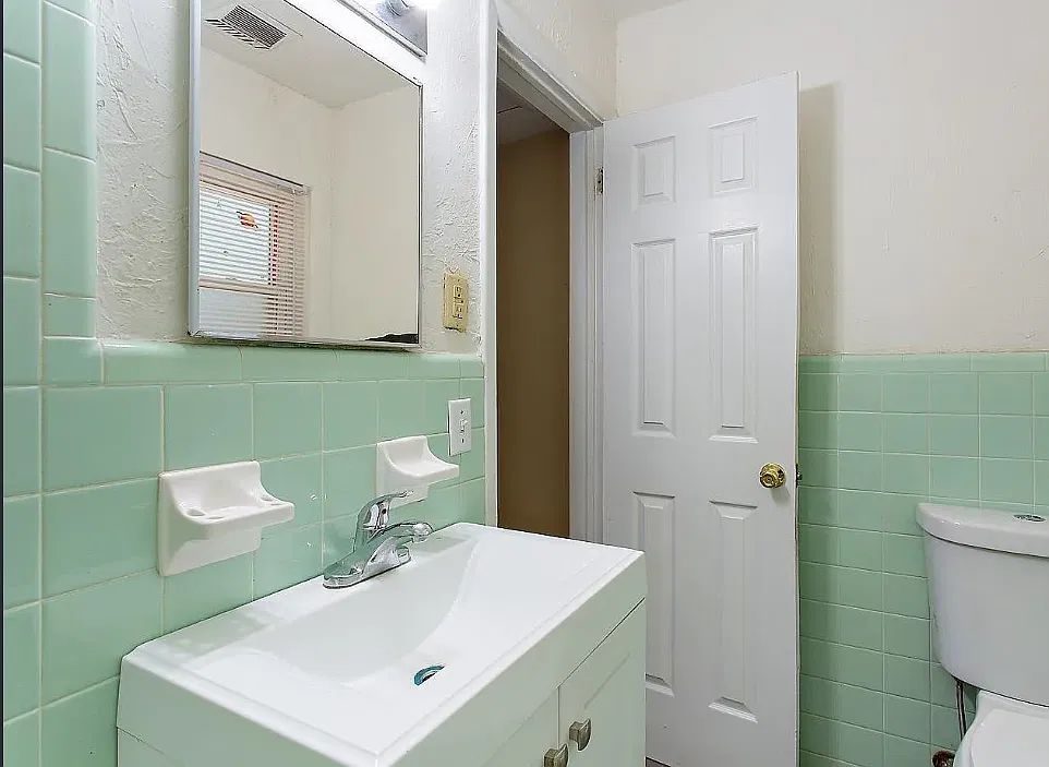 3 bed, 1222 sqft, $1,700 — Photo 2