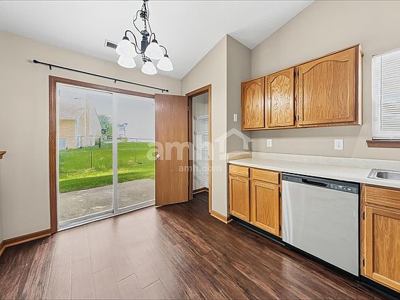 3rd image of 6324 Blakeview Dr