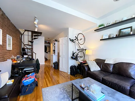 Rented by City Connections Realty | media 29