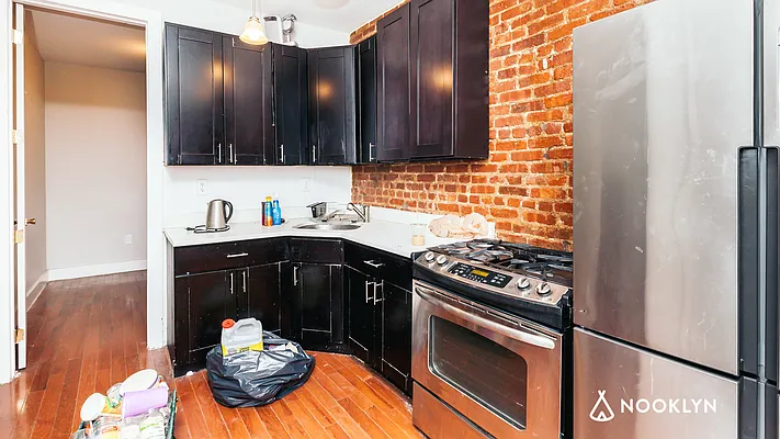 Rented by Nooklyn NYC LLC | media 21