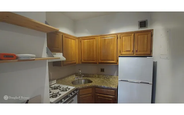 Rented by Douglas Elliman | media 5