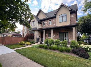 441 E South St, Elmhurst, IL 60126