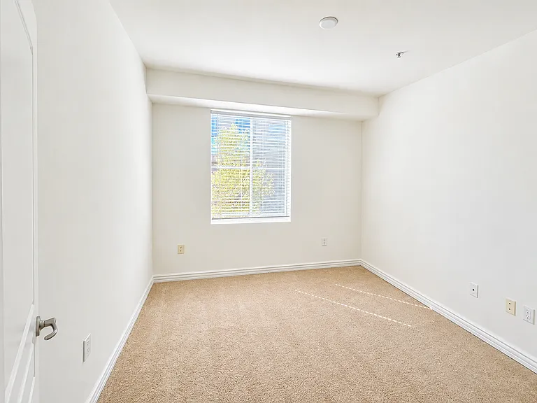 2220 Watermarke Pl — Photo 14