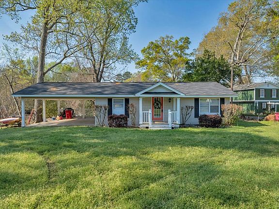 3rd image of 782 Spring Creek Rd