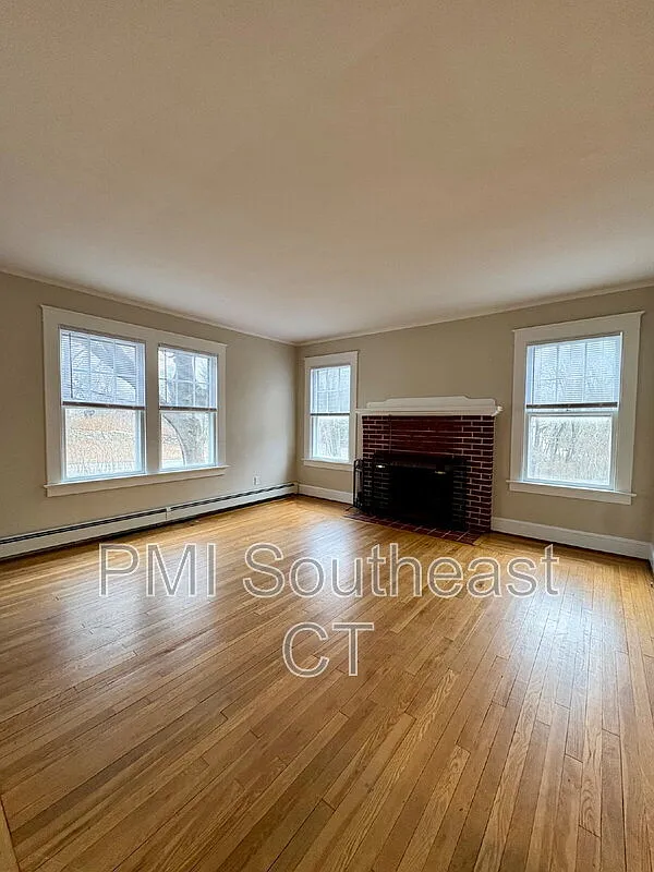 Building Photo - 640 Williams St #1S