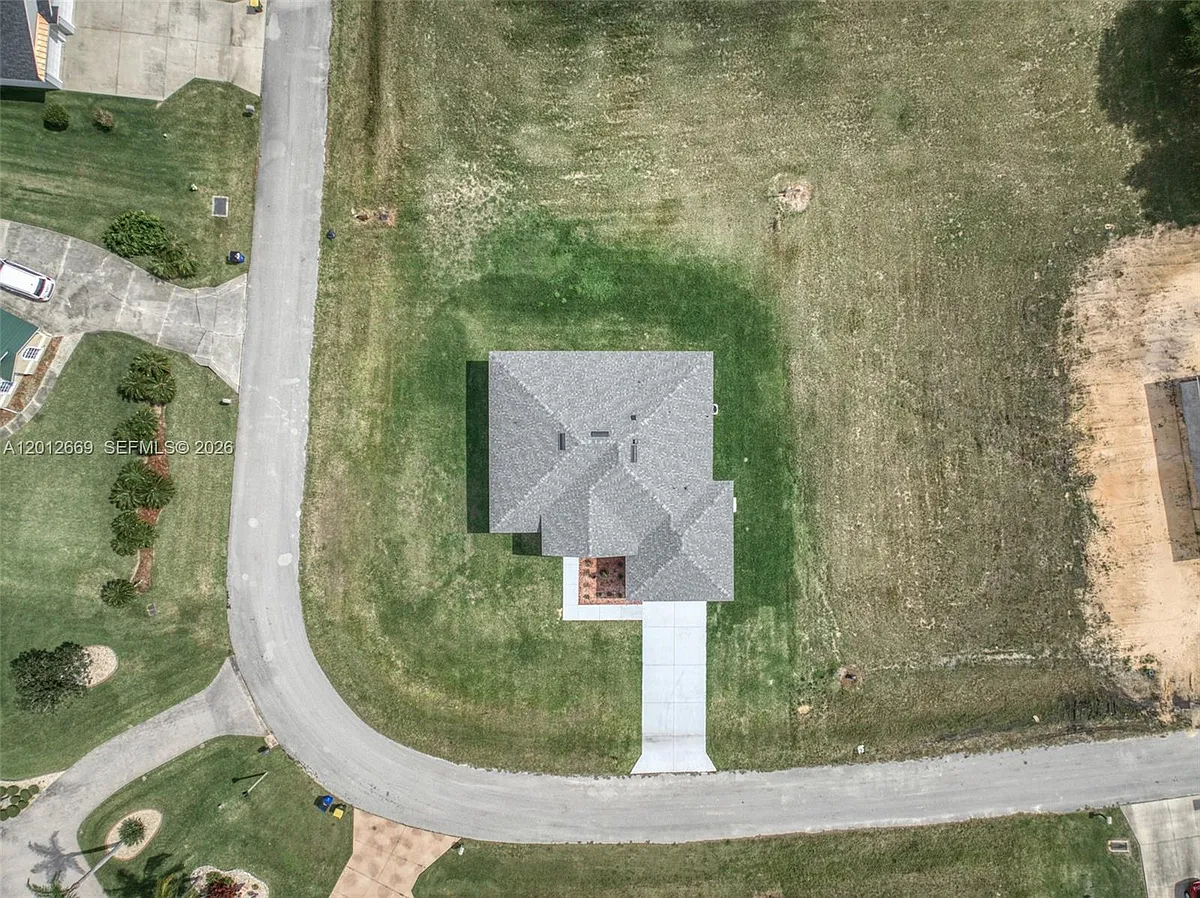 Building Photo - 1025 Greenway Ter