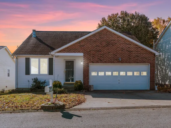 104 Edgehill Ln, Hendersonville, TN 37075