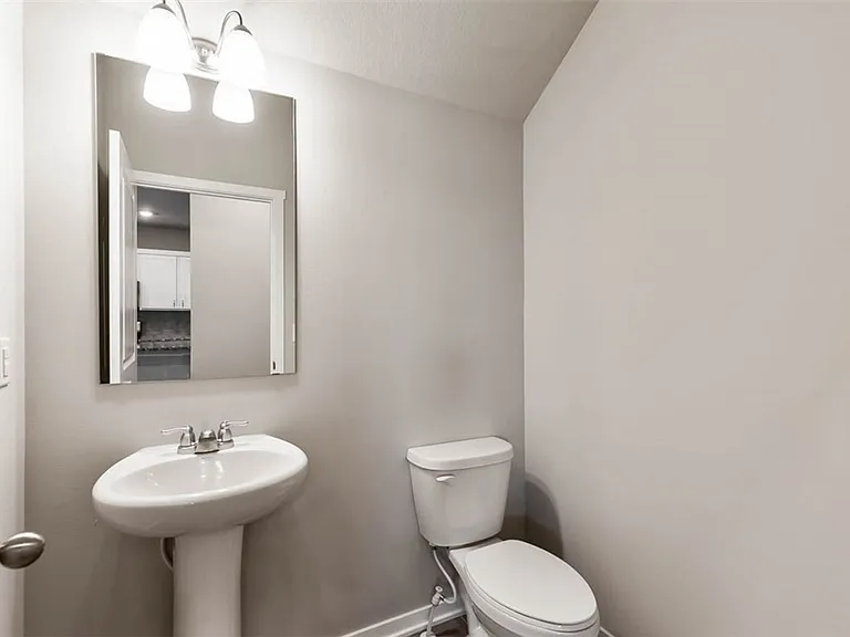2408 SW Plaza Pkwy — Photo 4