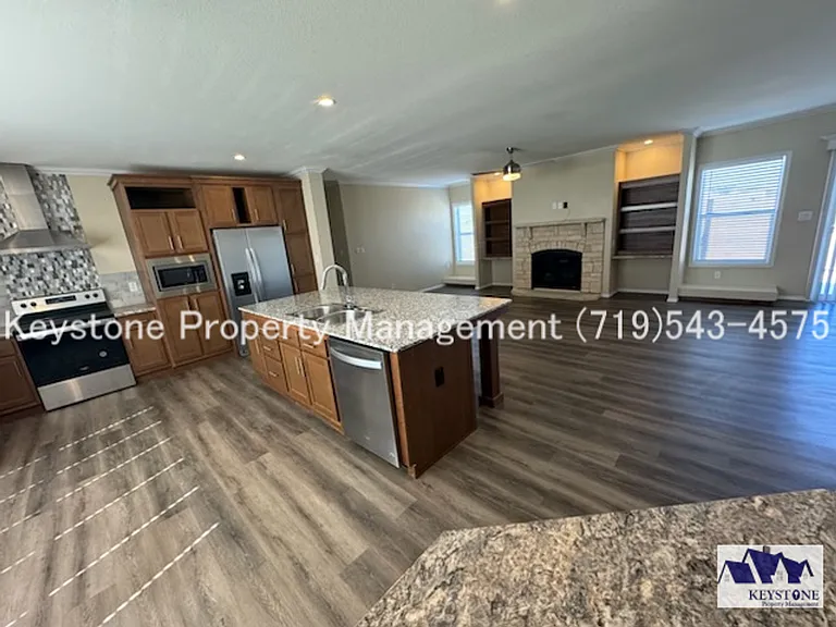 1051 E Platteville Blvd — Photo 7