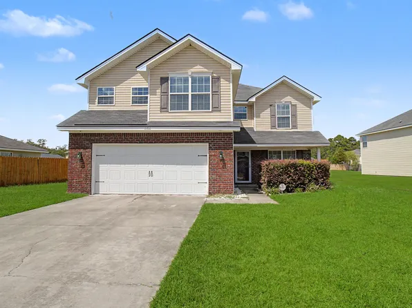 1106 Creekside Cir, Hinesville, GA 31313