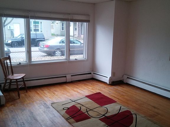 4th image of 740 Stewart Ave APT 1