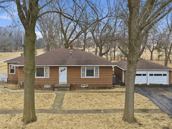 401 1st St, Defiance, IA 51527