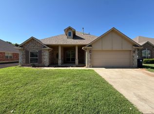 9912 SW 36th St, Yukon, OK 73099