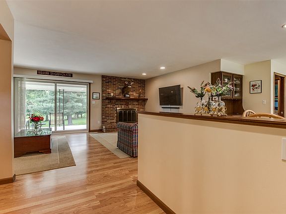 3rd image of 2823 Sun Terrace Dr