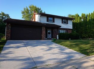 315 Jacque Ln, Port Washington, WI