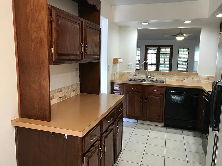 2032 N Carpenter Rd — Photo 34