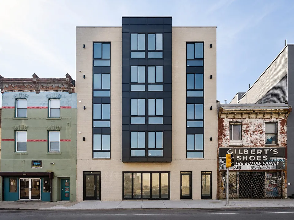 1648 Ridge Ave #301