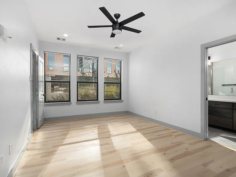 2422 Navigation Blvd #G — Photo 9